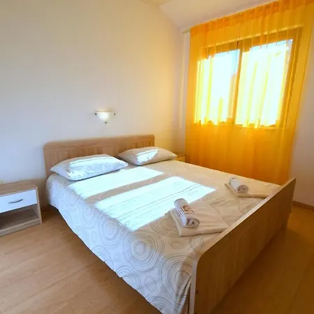 In - Insel Krk 13288 Njivice